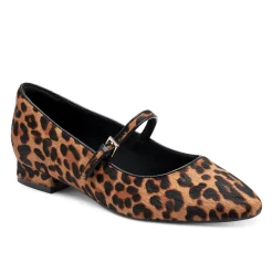 Women's Taren Total Motion Pointy Toe Dress Flats