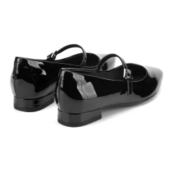 Women's Taren Total Motion Pointy Toe Dress Flats